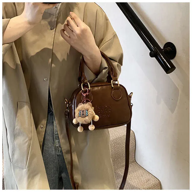 2025 New Autumn Winter Fashion Niche Korean Style Solid Color Single Shoulder Crossbody Bag_voghion.com