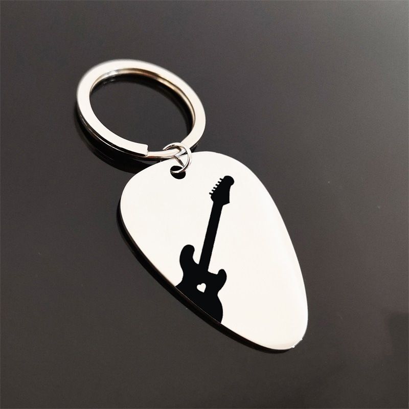 Collana con chitarra in metallo Pecque con incisione, pendente in acciaio al titanio anti-scolorimento, ciondolo in acciaio inossidabile per coppia, per uomo e donna_voghion.com
