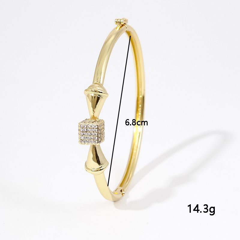 New personalized exaggerated zircon small square nails geometric design sense niche fashion women's bracelet_voghion.com