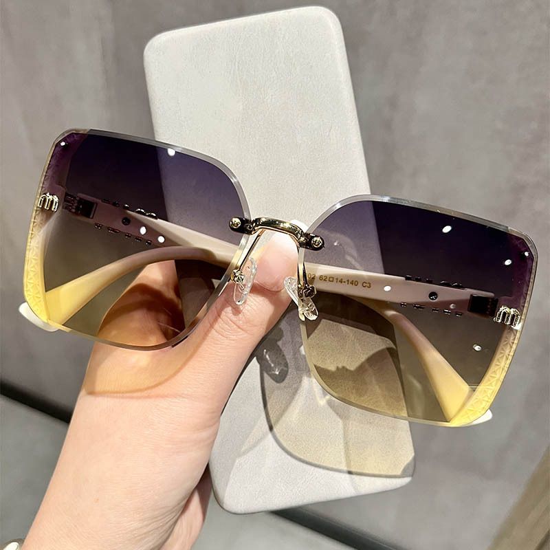 Versione polvere scintillante coreana alla moda piena di stelle, donna con montatura grande, sensazione di fascia alta per le case, Instagram casual_voghion.com