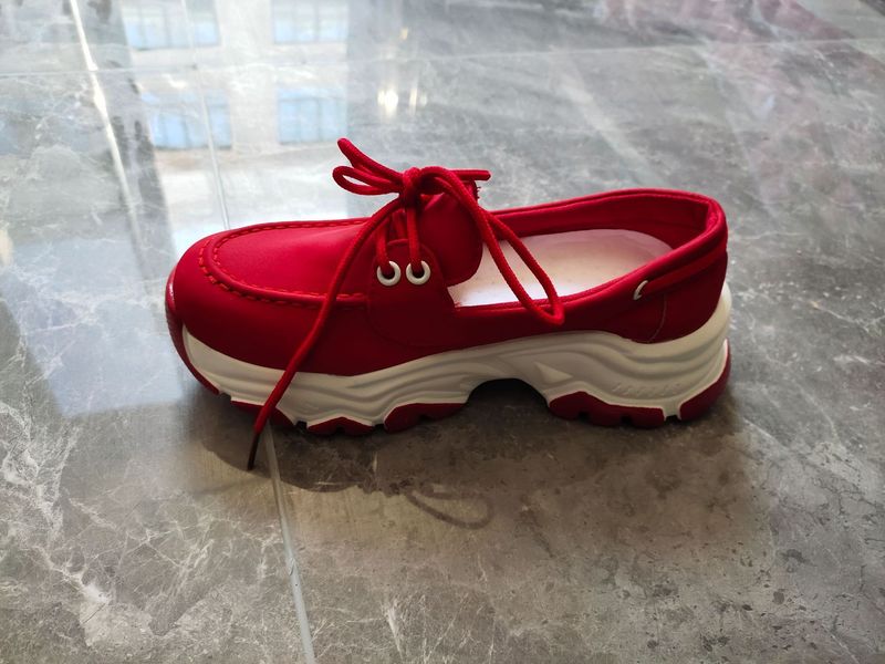 Nuovo modello basso con lacci color blocking per pattini pigri in pelle scamosciata con suola spessa da donna, scarpe color carne_voghion.com