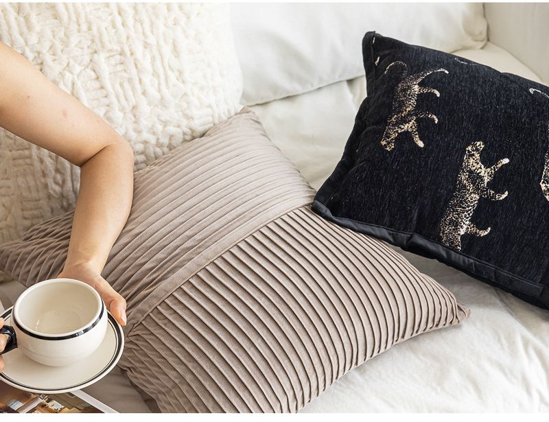 Acessórios domésticos Capa de almofada de sofá bordada de luxo com luz nórdica Ins Style Modelo Quarto Almofada decorativa Almofada de cabeceira Almofada de encosto de cama_voghion.com