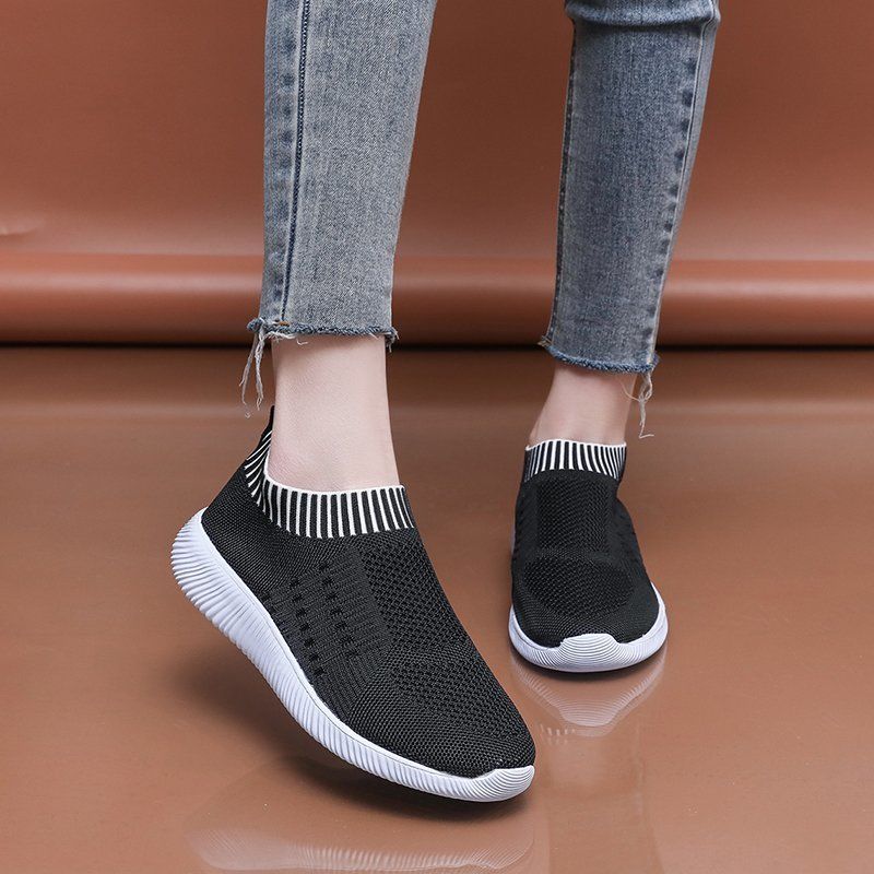 In magazzino transfrontaliero nuovo caldo vendita commercio estero Flyknit traspirante leggero scarpe sportive casual punta tonda più taglia 44 scarpe singole da donna_voghion.com