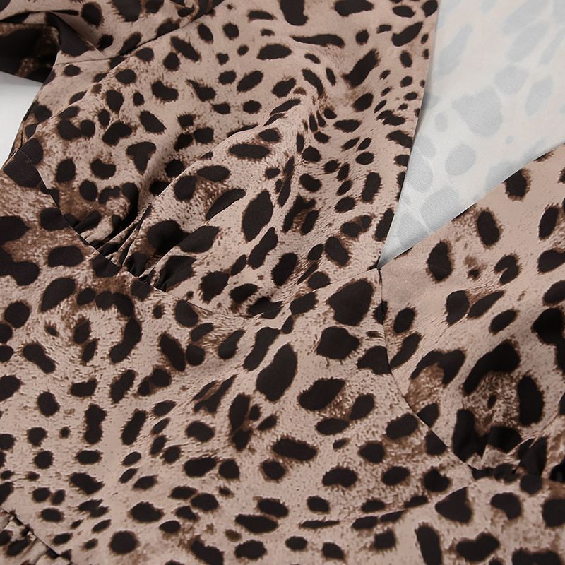 Abito corto a trapezio con scollo a V e maniche lunghe, con stampa leopardata, da donna, autunno 2025, nuovo stile_voghion.com