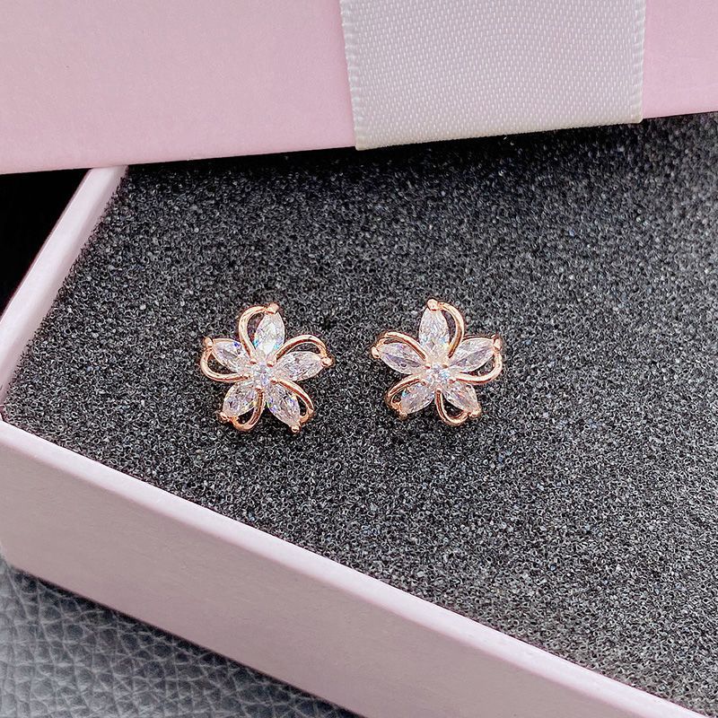 Korean Style Five-Petal Flower Versatile Niche Stud Simple Fashion Trend Elegant Gentle Fairy Earrings_voghion.com