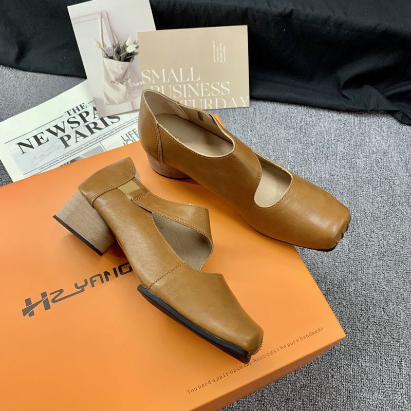 Scarpe di stile di alta qualità in pelle di cavallo con punta quadrata, superficie morbida e spessa, tacco alto_voghion.com