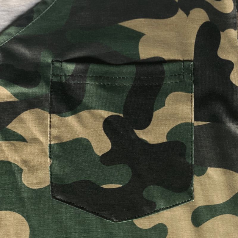 Camiseta informal de manga corta con cuello en V y estampado de camuflaje para hombre_voghion.com