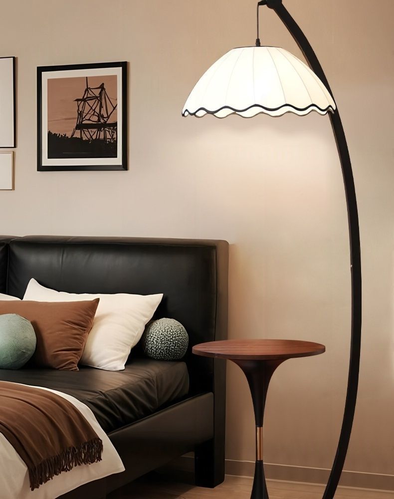 Hoogwaardige artistieke design visvloer woonkamer bank Amerikaanse vintage sfeer staande tafellamp_voghion.com
