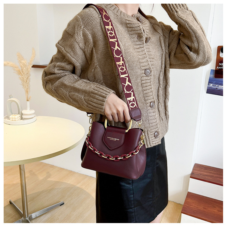 Borsa design femminile catena di nicchia 2023 nuova borsa a tracolla borsa messenger borsa a secchiello per tutti i fiammiferi di fascia alta_voghion.com