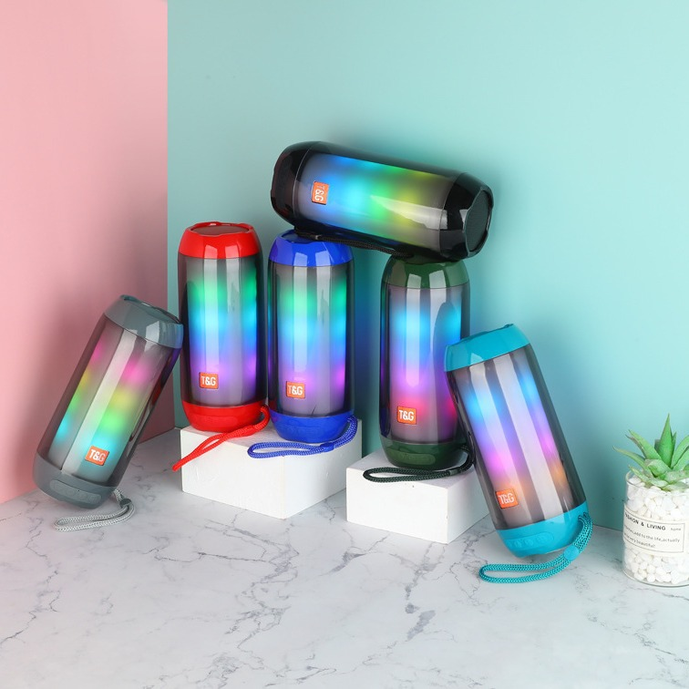 Jaunais TG643 Bluetooth skaļrunis ir ērti pārnēsājams, ar septiņām stilīgām RGB gaismām un dinamisku 3D stereo skaņu._voghion.com