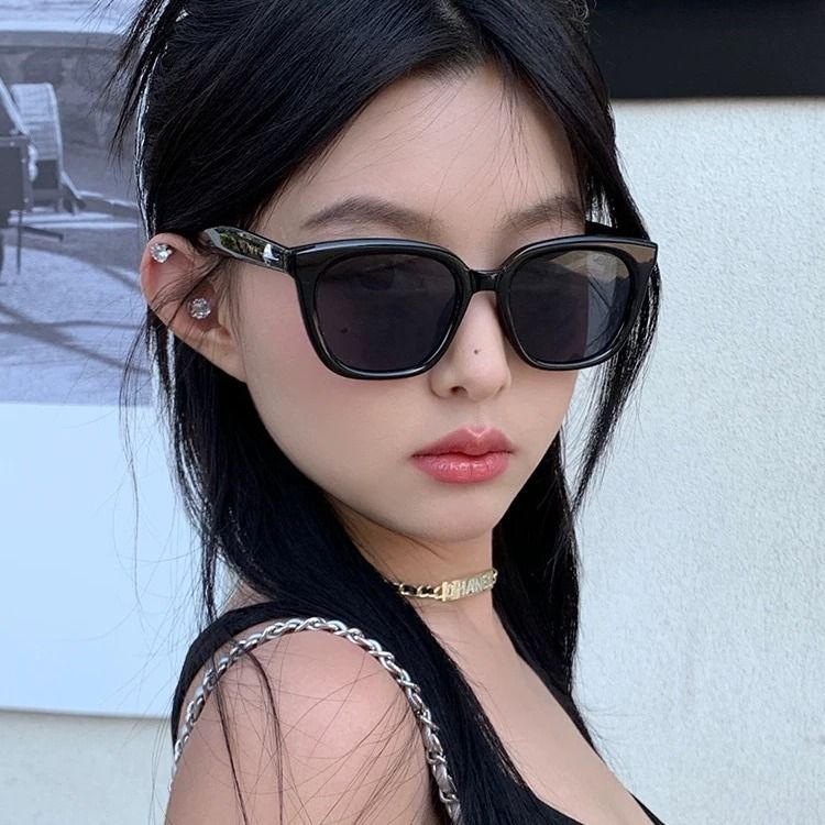 Coole trendige Sonnenbrille für Frauen, mit hochwertigem Quadrat und rundem Gesicht, das klein aussieht. Neu 2023 Sommer Reise Schnee_voghion.com
