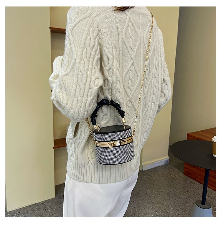 Spring Simple Western Style Mini Flash Diamond Fashion Bucket Bag 2023 New All-match Pleated Chain Shoulder Bag for Women_voghion.com