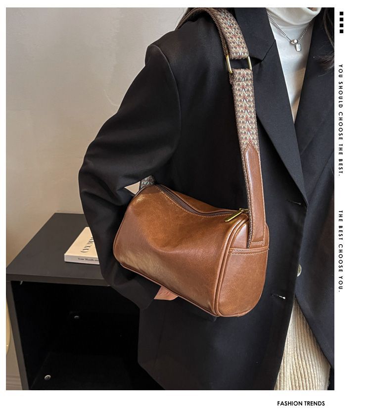 Il piccolo bs popolare di quest'anno per le donne autunno e inverno 2022 nuova nicchia di moda a banda larga crossbody texture cuscino_voghion.com