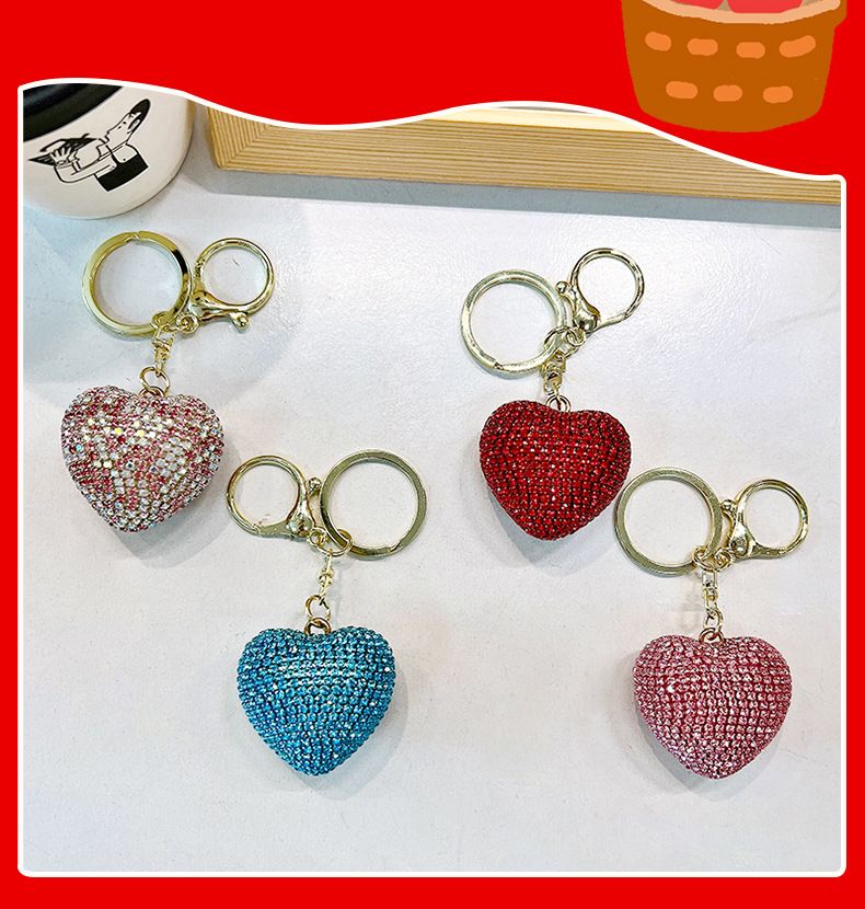 Porte-clés décoratif en forme de cœur avec pendentif de voiture mignon et coloré incrusté de diamants_voghion.com