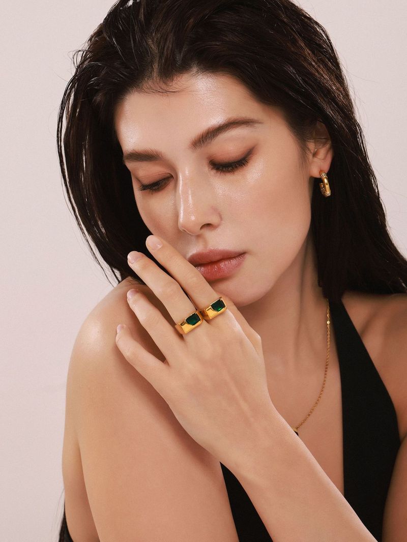 Square Sugar Exaggerated Green Zircon Ring Finger Ring Female Stainless Steel Ins Temperament Open Ring_voghion.com