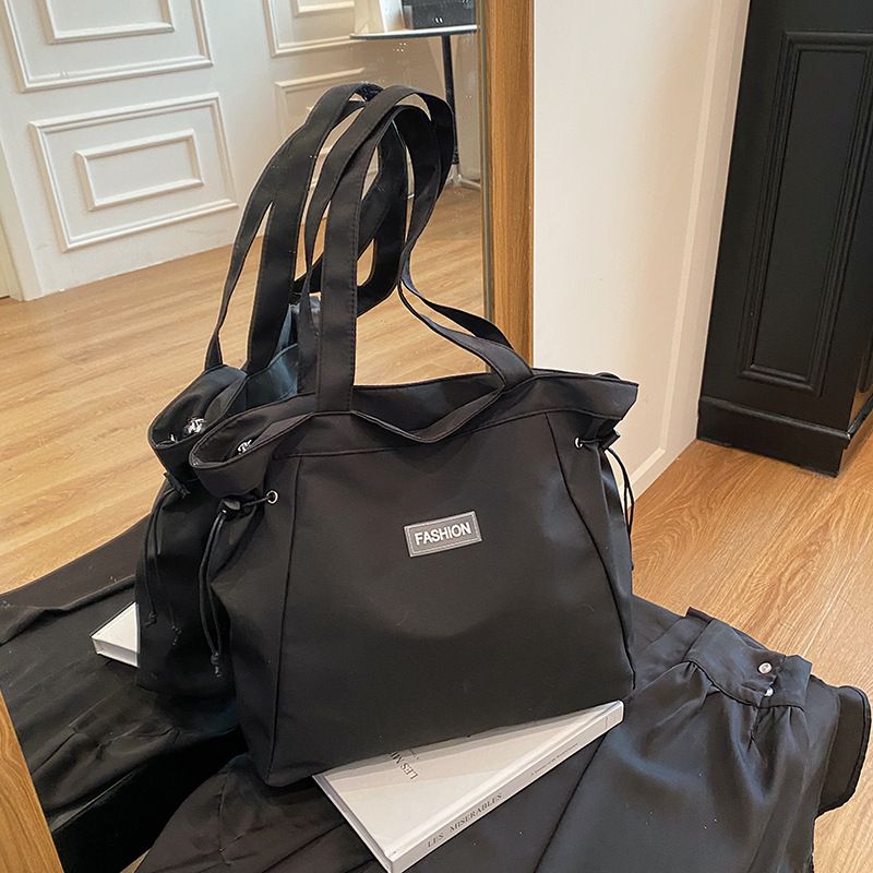 Borsa a tracolla in tessuto di nylon versatile, grande capacità, 2025, per la classe e per gli spostamenti quotidiani_voghion.com