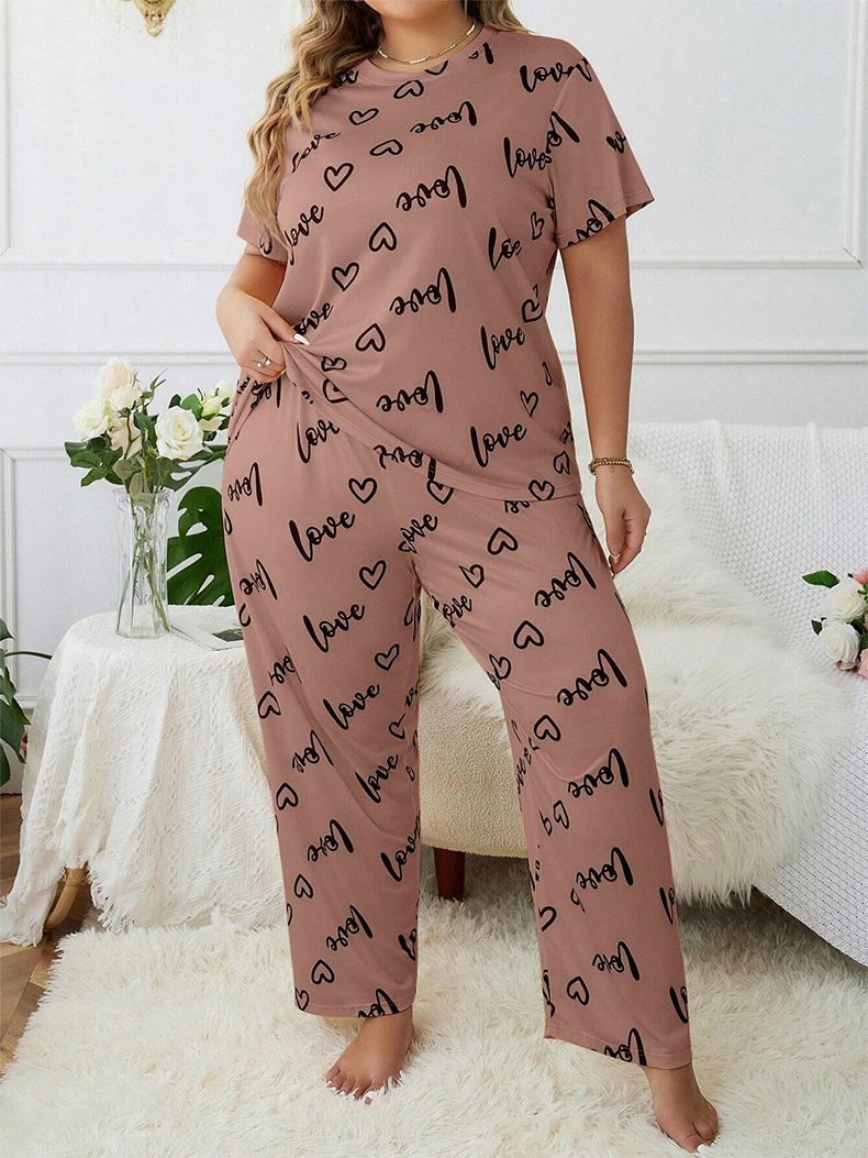 Kadınlar için İç Giyim ve Pijama tarzı ev giyim, büyük beden ve şişman aşk baskılı yuvarlak yakalı kısa kollu pantolon takımı_voghion.com