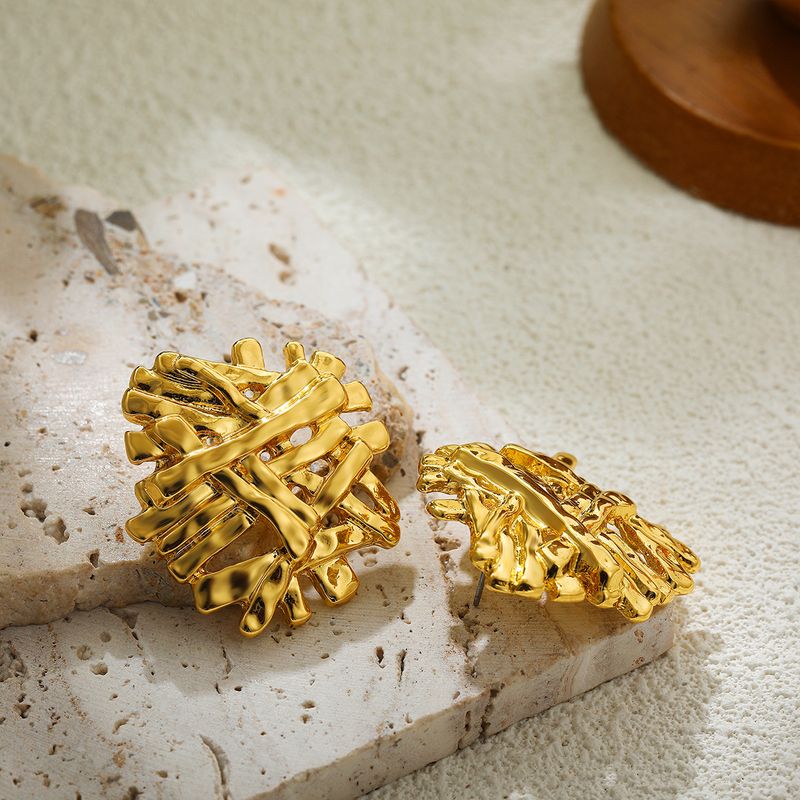 Unisex Retro Exaggerated Earrings Design Gold Plated Elegant Earrings Firework Shaped Vintage Earrings_voghion.com