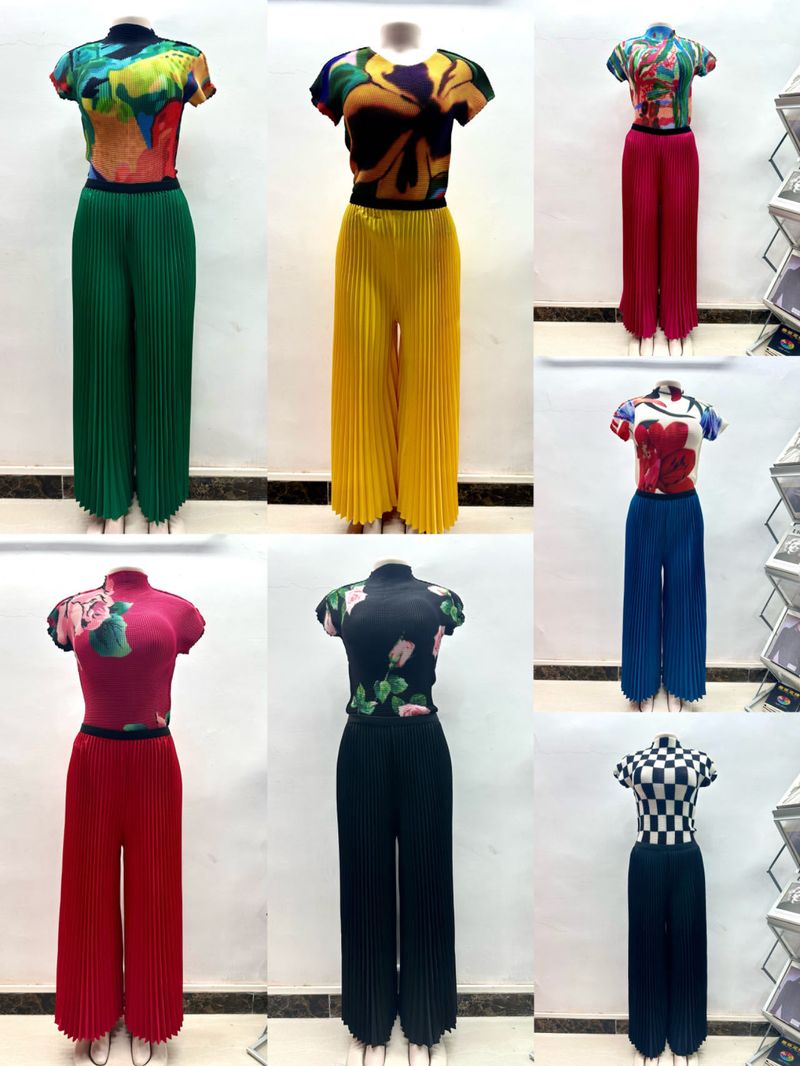 Women's Clothing Print Short Sleeved Wide Leg Pants Two Piece Suit_voghion.com