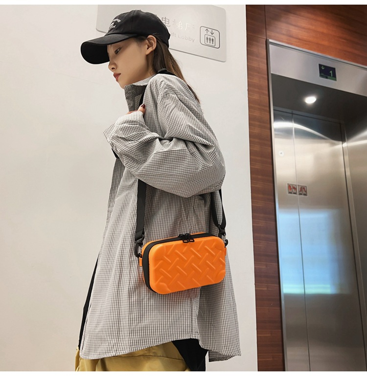 Bolsa transversal personalizada para homens, nova bolsa de ombro pequena com casca rígida em relevo, bolsa transversal texturizada de um ombro, bolsa quadrada pequena versátil para_voghion.com