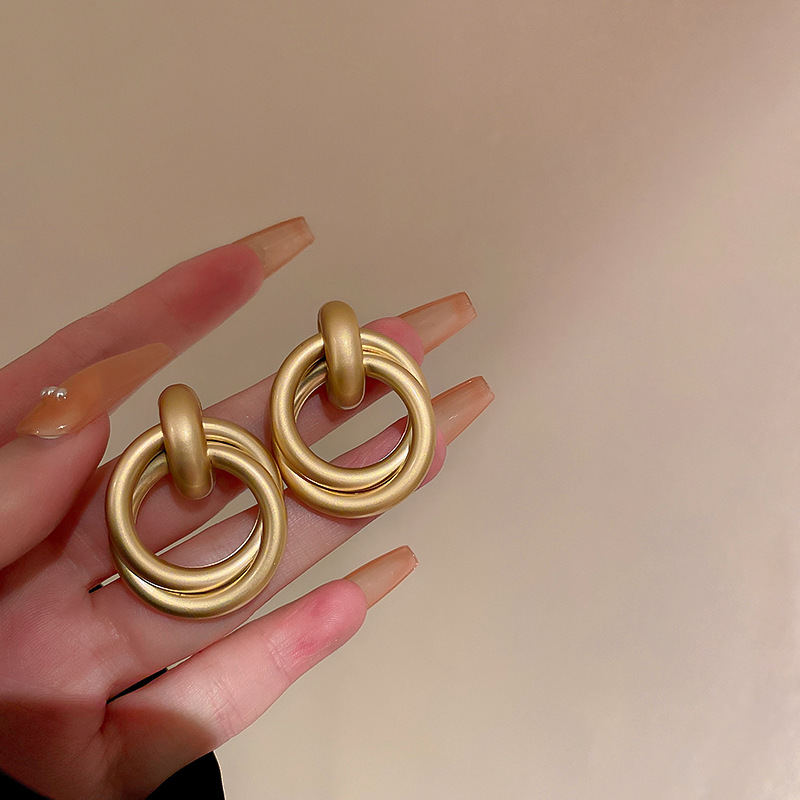 Orecchini in metallo con ago d'argento, semplici e di alta qualità, alla moda, versatili, leggeri, di lusso, unici, di nicchia, gioielli per le orecchie, Yiwu_voghion.com
