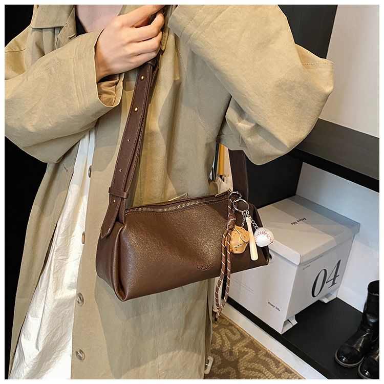 Small niche design pillow soft 2024 new autumn and winter wide strap armpit commuting exquisite single shoulder_voghion.com