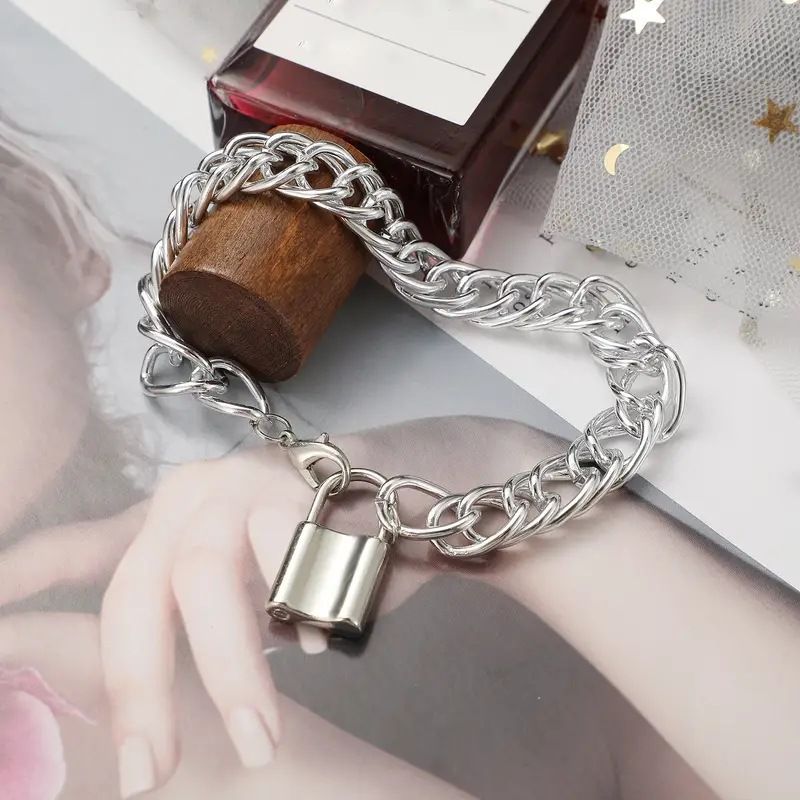 Ciondolo con lucchetto per personalità da spiaggia estiva, versatile e di alta qualità, catena per piedi, gioielli all'ingrosso di Yiwu_voghion.com