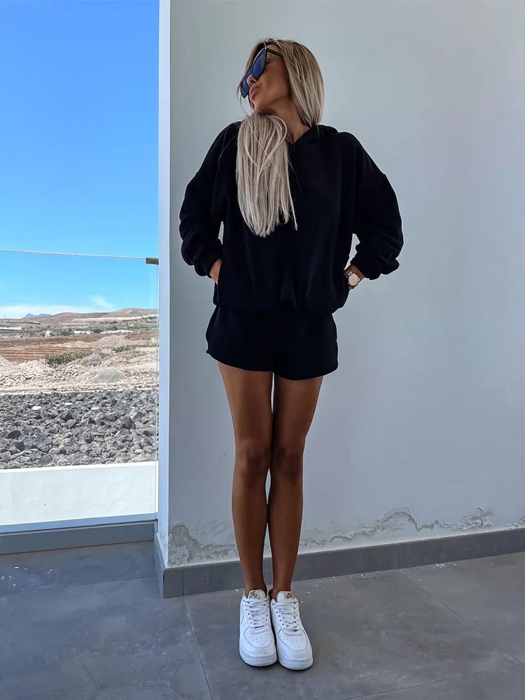 2025 Casual Fashion Set Women's Loose Hooded Sweatshirt Long Sleeved Top Sports Shorts_voghion.com
