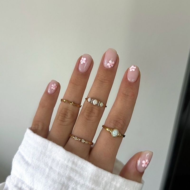 Short Flower Shaped Wearing Armor With Small Floral Fragments Nail Press Ons_voghion.com