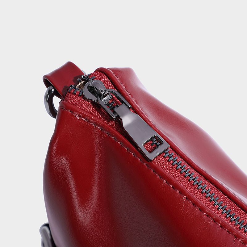Strap punk klinknagel ontwerp handtas 2024 herfst en winter nieuwe grote capaciteit forenzen schoudertas onder de arm_voghion.com