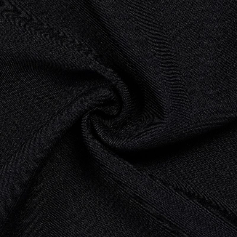 Completo da donna per il pendolarismo: camicetta con ampio risvolto e pantaloni con maniche a pieghe_voghion.com