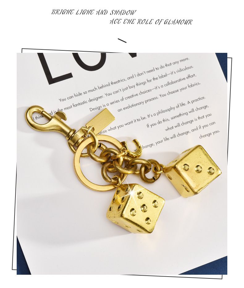 Llavero tridimensional con forma de dado de la buena suerte, ¡muy popular!_voghion.com