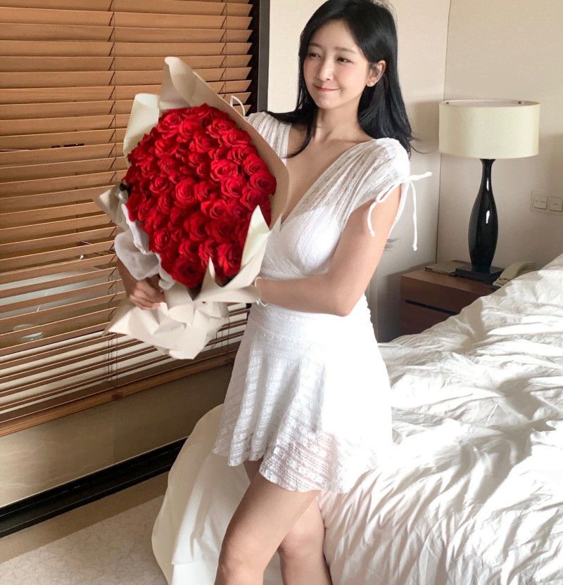 Women's Swimsuit 2025 New Hot Spring Small Chest Sexy Gathered Tummy Control Slimming Conservative One-Piece Ins Style_voghion.com