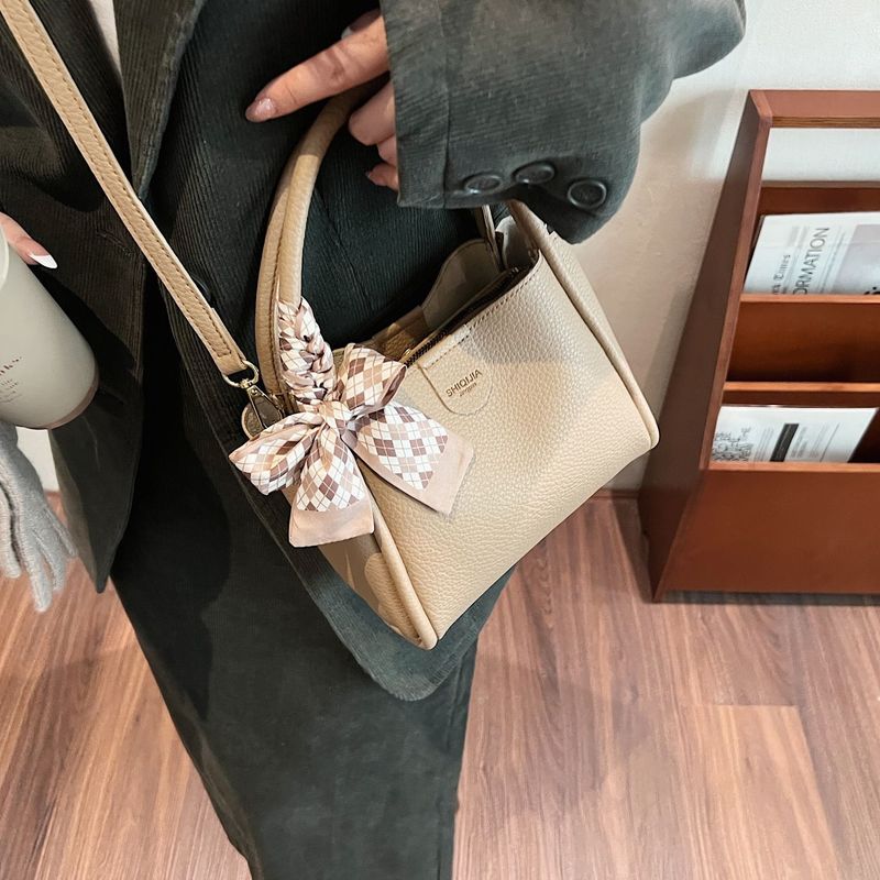 Borsa a mano per donna 2025 Nuova borsa a secchiello di nicchia, versatile, a tracolla, alla moda, da donna._voghion.com