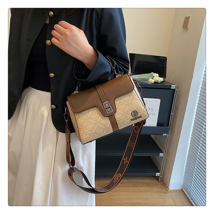 Wholesale Women's Bag Europe And The United States Retro Portable Diagonal bag letter printing shoulder bag all-match temperament small square bag_voghion.com