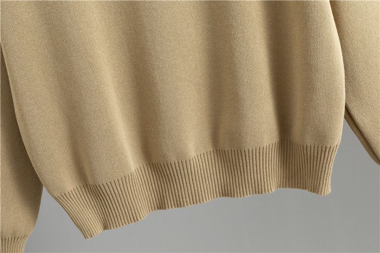 Dameklær elegant dame, lat stil, strikket genser, sjal, kappe, bukser med brede ben, tredelt dress_voghion.com