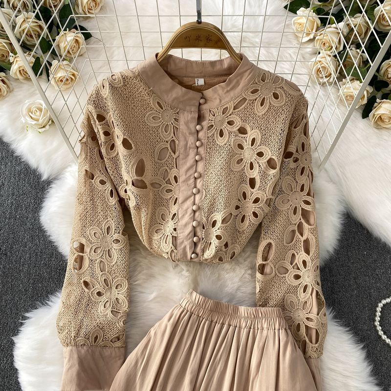 Elegante camicetta in pizzo con collo alto e gonna patchwork attillata – Completo sofisticato in due pezzi per donna_voghion.com