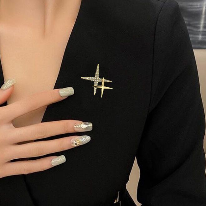Star Brooch Women's Fashion Temperament Collar Pin Pin Advanced Sense Anti-light Button Sweater Suit Accessories Corsage_voghion.com