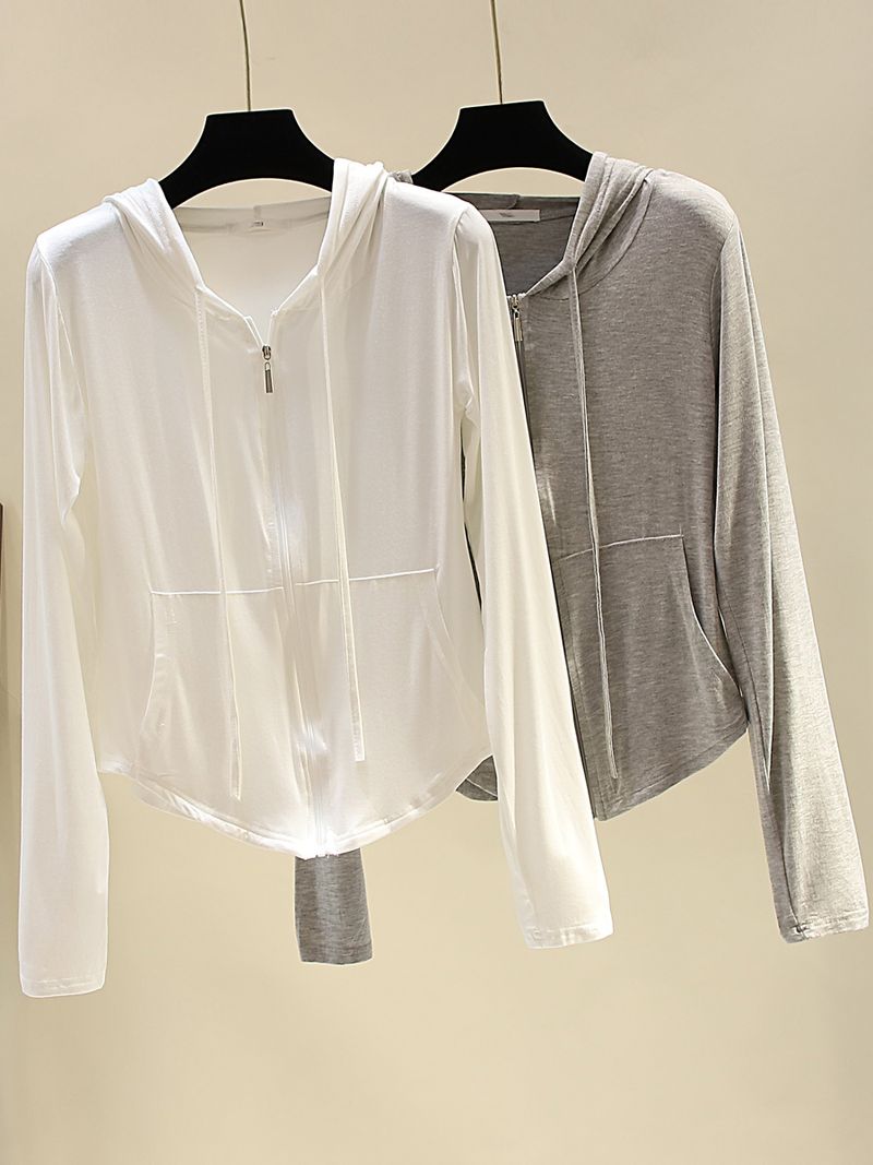 Giacca sottile con cappuccio bianco e orlo curvo, protezione solare_voghion.com