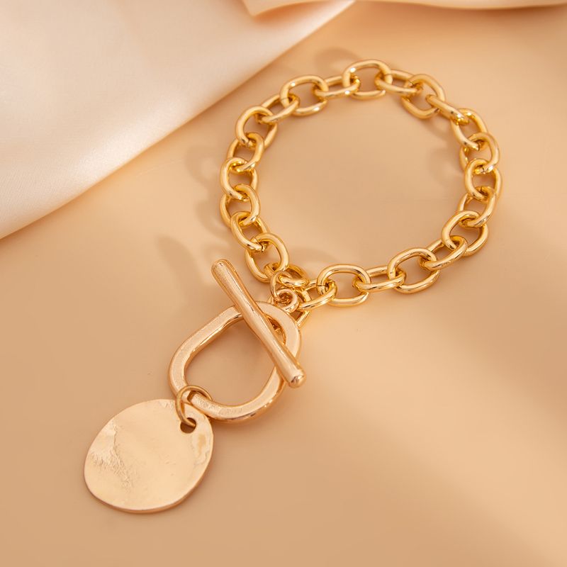 Collana con ciondolo circolare metallico alla moda, etichetta con ritratto hip-hop, catena con fibbia OT, catena per clavicola_voghion.com