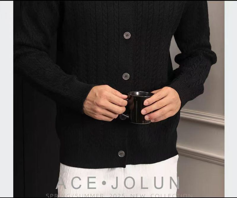 Men's Button Cardigan Jacket 2025 New Loose Casual Autumn Winter Round Neck Knitwear_voghion.com
