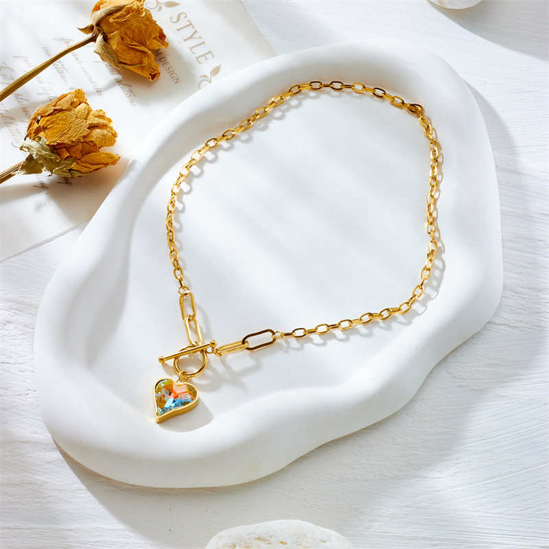 European and American fashion creative retro high-end faceted fantasy crystal love pendant OT buckle chain necklace_voghion.com
