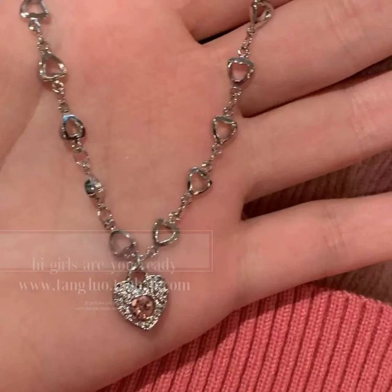 Atmospheric Double Layer Pink Inlaid Heart Necklace Short Sparkling Diamond Choker 2024 New Clavicle Chain Cute_voghion.com