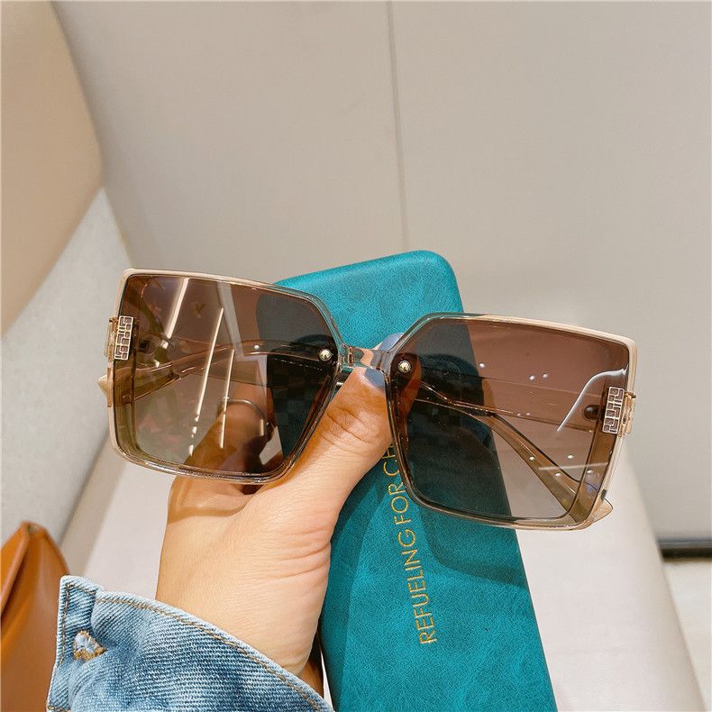 2023 Nuovo Polarized Beach Photo Sunscreen Dimagrante Alla Moda Quadrato Grande Montatura Spessa Gamba Larga Occhiali da Sole alla Moda_voghion.com