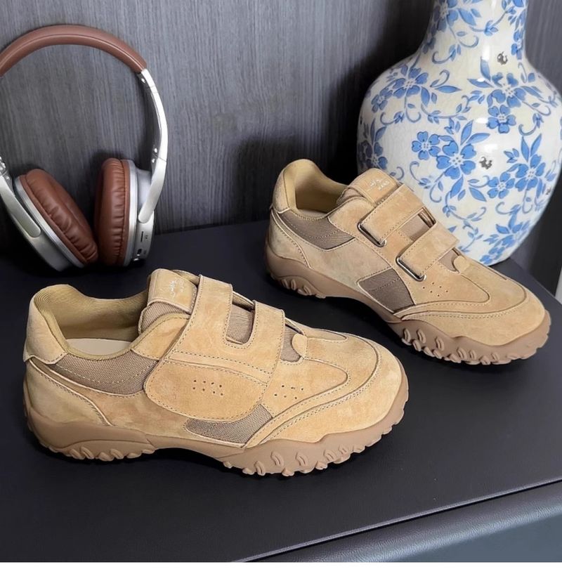 Zapatillas de entrenamiento Agam informales y versátiles con suela gruesa y suave con cinta mágica grande antideslizante y aumento de altura invisible._voghion.com