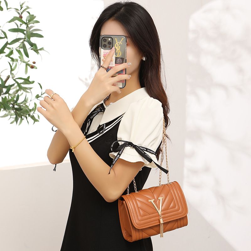 Borsa a tracolla ricamata da donna con frange a V - Elegante borsa a tracolla con motivo a righe, design boho alla moda_voghion.com