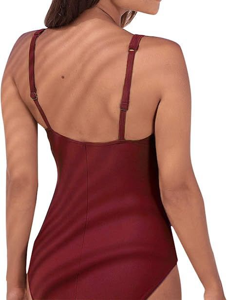 Conjunto de biquíni feminino casual e confortável de três pontas_voghion.com