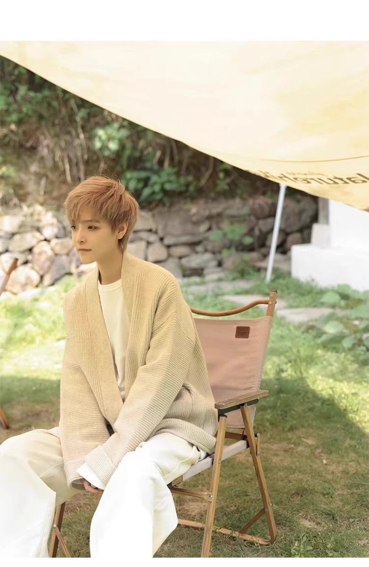 Cappotto cardigan in maglia allentata languido color farina d'avena primaverile e autunnale_voghion.com