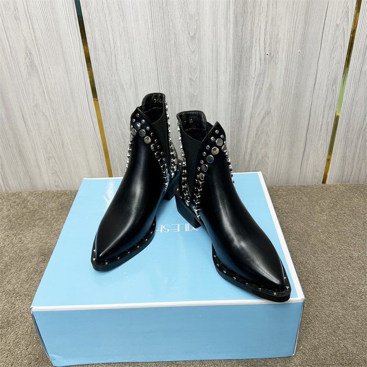 Stivaletti alla caviglia snellenti con tacco grosso e rivetti, punta affilata, per autunno e inverno_voghion.com