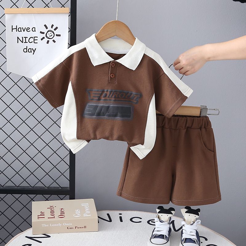 Kinderkleidung Sommeranzug Modischer Buchstabenknopf Farblich passender Kurzarm-Zweiteiler für Jungen und Babys_voghion.com